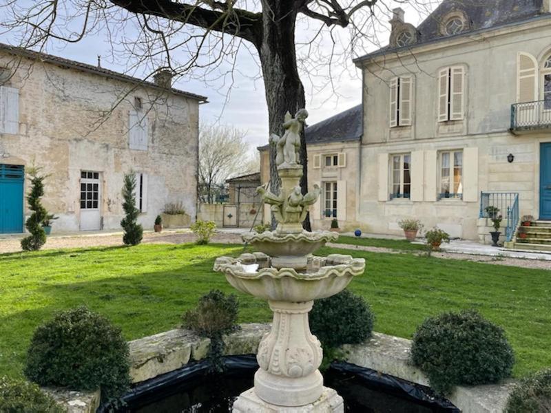 Chateau De Varaize Exterior photo